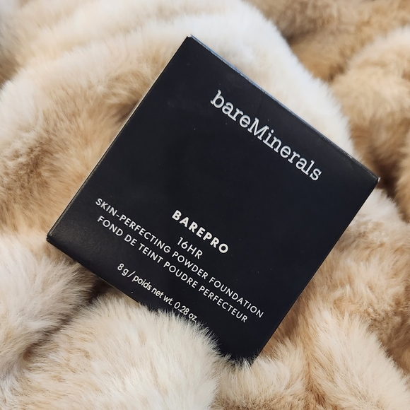 bareMinerals-BAREPRO Skin-Perfecting Powder Foundation - Medium Deep 45 Cool